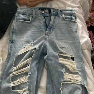 Ripped jeans !